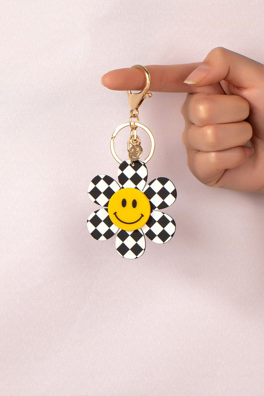 Big checker flower key chain with smiley face